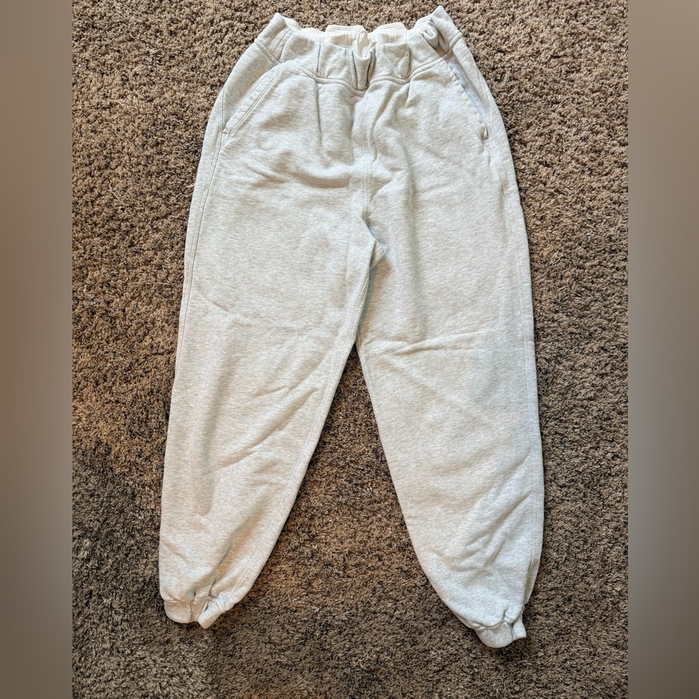 Women’s Light Gray Lululemon Jogger Sweatpants
